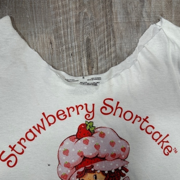 Strawberry Shortcake & Custard Kitty White Cut Off Top T Shirt Size Small - Picture 5 of 8